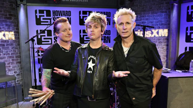 Green Day répète la récente modification des paroles anti-MAGA lors de l'apparition de Jimmy Fallon Green Day répète la récente modification des paroles anti-MAGA lors de l'apparition de Jimmy Fallon
