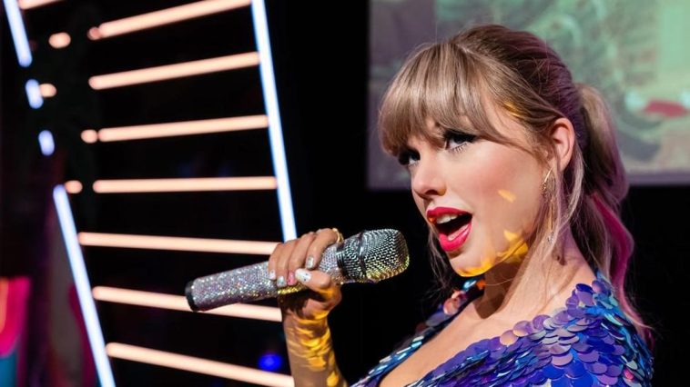 Les fans indignés se battent contre les images pornographiques de Taylor Swift AI Les fans indignés se battent contre les images pornographiques de Taylor Swift AI