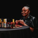 Quinta Brunson parle d'idées de comédie en milieu de travail sur Hot Ones