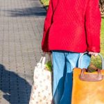 Paris : il aide une vieille dame de 79 ans à monter ses courses et la viole dans son appartement Paris : il aide une vieille dame de 79 ans à monter ses courses et la viole dans son appartement
