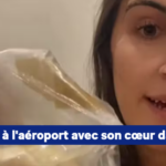 Elle voyage avec son avec son cœur dans un sachet