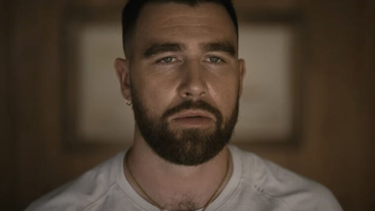 Grotesquerie ressemble vraiment à un show de Ryan Murphy dans la première bande-annonce