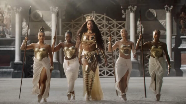 Megan Thee Stallion et Travis Kelce sont les vedettes de la publicité Gladiator 2 de Pepsi