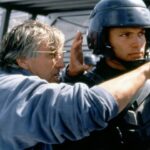 Paul Verhoeven a transformé le roman conservateur de Starship Troopers en un film sur des exterminateurs « baisables » Paul Verhoeven a transformé le roman conservateur de Starship Troopers en un film sur des exterminateurs « baisables »