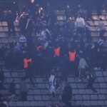 Un match de football transformé en scène de chaos