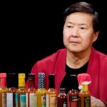 Ken Jeong revient dans Hot Ones après une performance célèbre