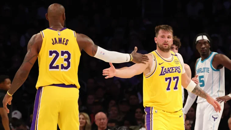 Luka Doncic et LeBron James, c&rsquo;est déjà la folie à Los Angeles !