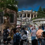 Pourquoi le tourisme de masse est-il un tel problème en Espagne, mais pas en France ?