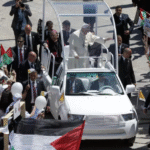 Le pape François offre sa papamobile pour soigner les enfants de Gaza