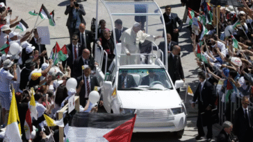 Le pape François offre sa papamobile pour soigner les enfants de Gaza