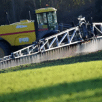 Pesticides interdits : les experts de santé montent au créneau contre un projet de loi controversé