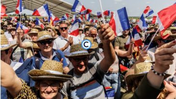 Rassemblement nationaliste en pleine campagne : Marine Le Pen portée aux nues par ses alliés européens