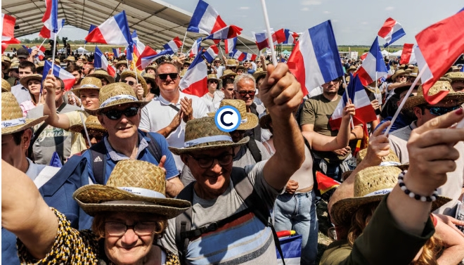 Rassemblement nationaliste en pleine campagne : Marine Le Pen portée aux nues par ses alliés européens