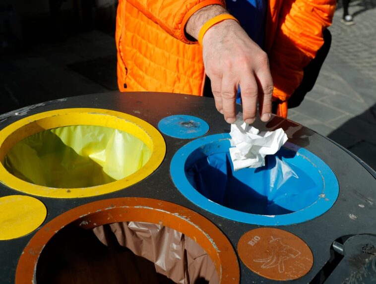 Recyclage : l’UE attaque la France pour ses étiquettes de tri jugées trop strictes Recyclage : l’UE attaque la France pour ses étiquettes de tri jugées trop strictes