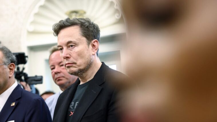 Elon Musk ouvre Grok 2.5 : une version de son IA désormais en open source