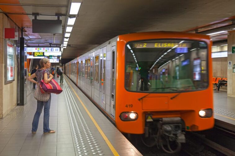 Alerte à la bombe dans le métro de Bruxelles : trois stations fermées en centre-ville
