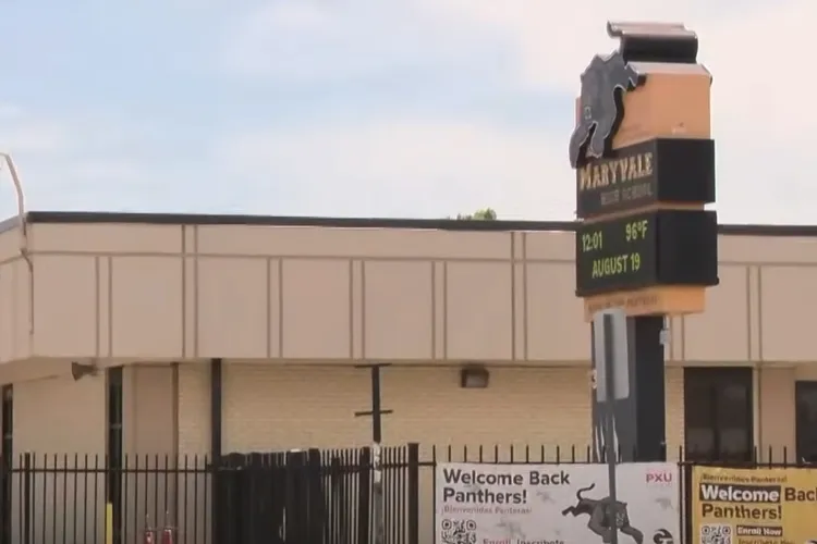 Etats-Unis – Drame à Phoenix : un élève poignardé à mort dans un lycée, un autre hospitalisé