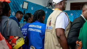 Présidentielle au Cameroun : Issa Tchiroma en tête des décomptes, le camp Biya accusé de fraudes électorales massives