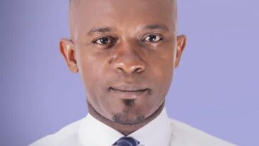 Cameroun — Ernest Obama, du journaliste au propagandiste ? Résultats de l’élection publiés avant l’heure, discours de haine et médias sous influence